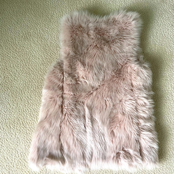 Light Pink Faux Fur Vest from The Gap - Picture 3 of 4